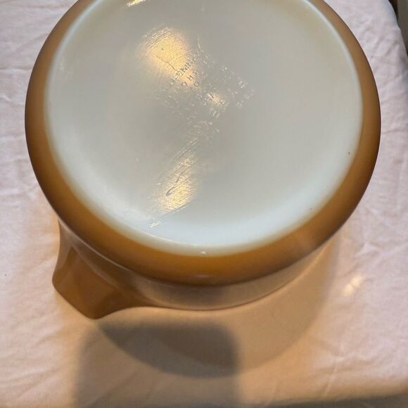 Vintage Pyrex Woodland Casserole Dish 474B Light Tan No Lid - Picture 6 of 9